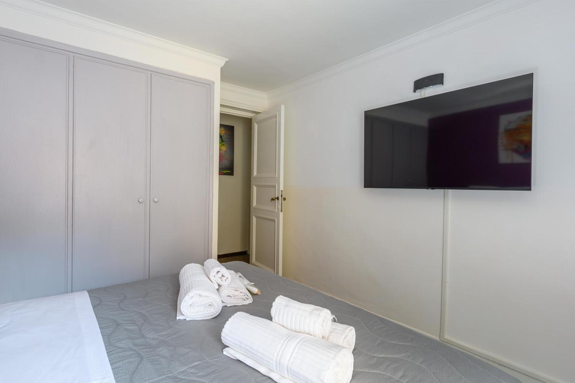 Historic Center - Navona Luxe Haven - Elevator, Soundproof & Netflix Appartement Rome