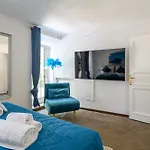 Historic Center - Navona Luxe Haven - Elevator, Soundproof & Netflix