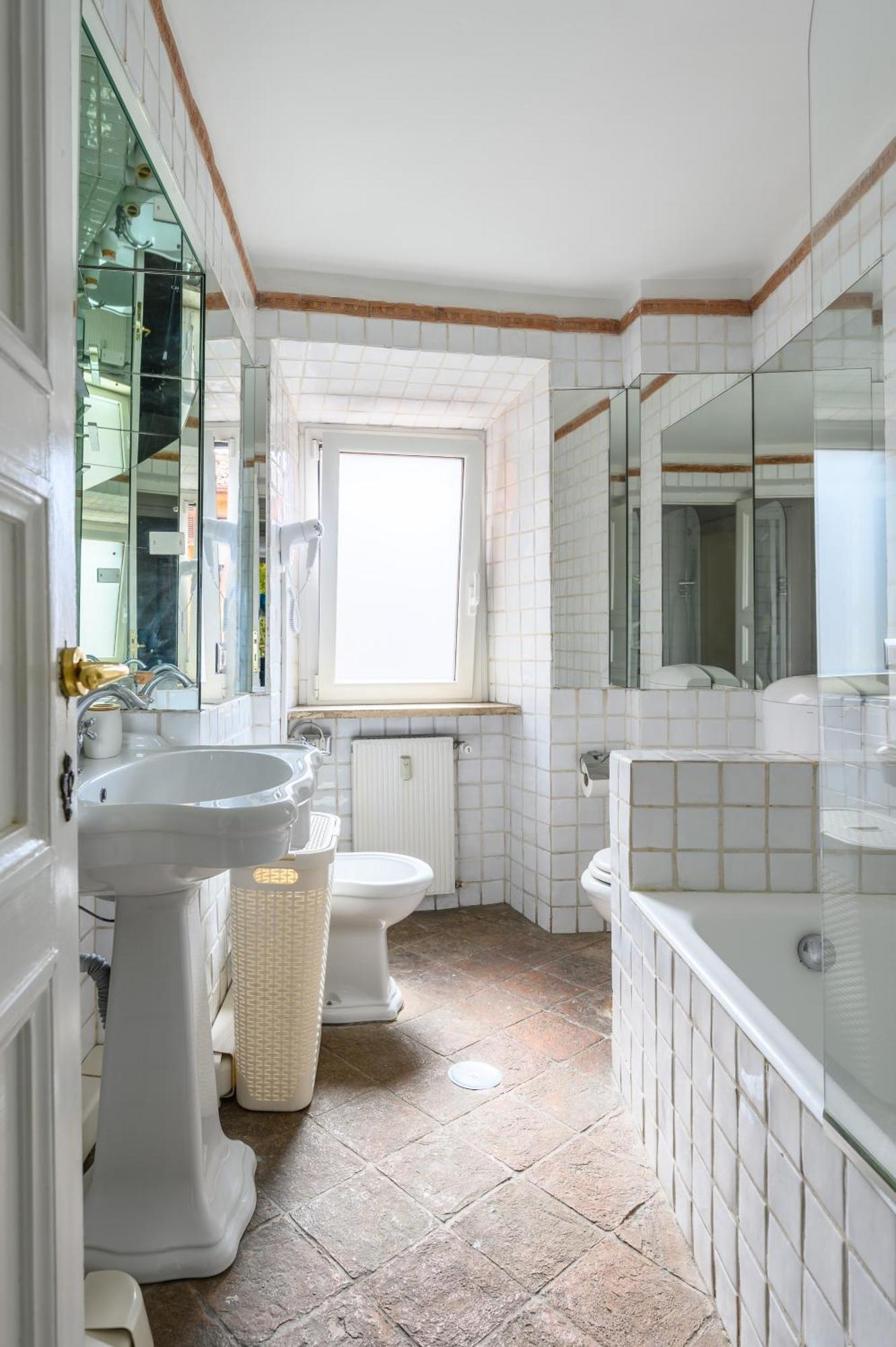 Historic Center - Navona Luxe Haven - Elevator, Soundproof & Netflix *